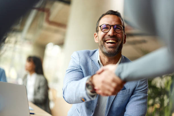 Lire la suite à propos de l’article Comment conclure une vente : techniques efficaces pour réussir votre closing
